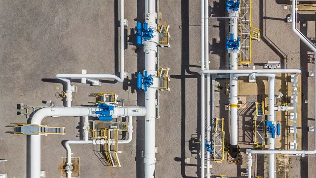 Bird's eye view of a CCUS plant for storing CO2