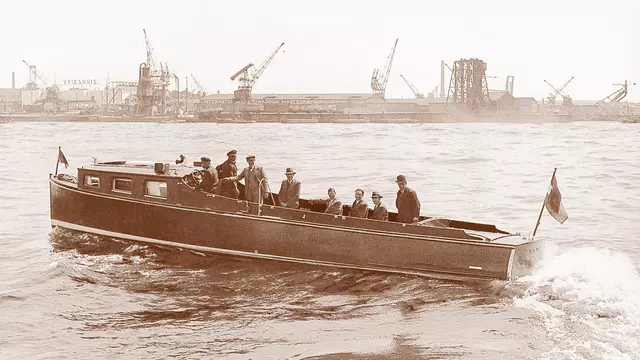 Experimental vessel ‘Torqueo’ during a demonstration run in Rotterdam harbour