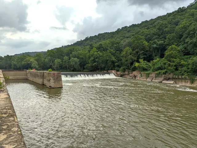 Schleusenanlage Lock 14 – Kentucky River vor Beginn des Wasserkraftprojekts.